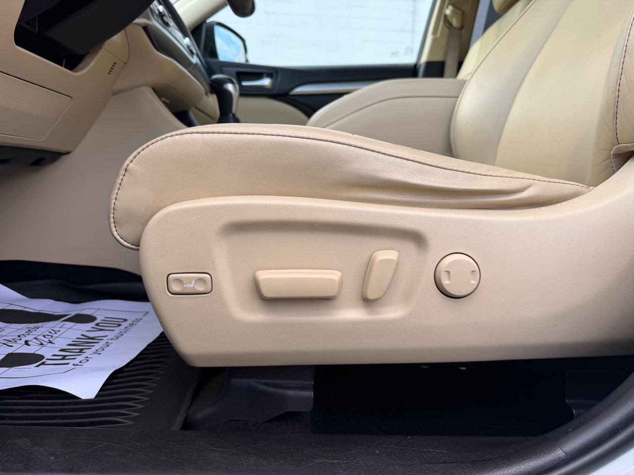 Toyota Highlander XLE V6 AWD (Natl) 2019