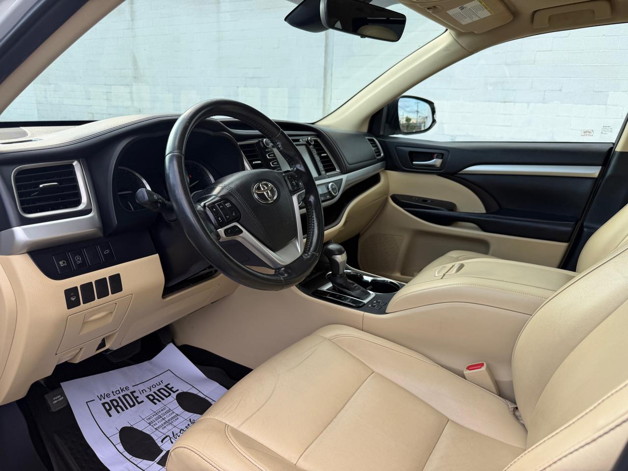 Toyota Highlander XLE V6 AWD (Natl) 2019