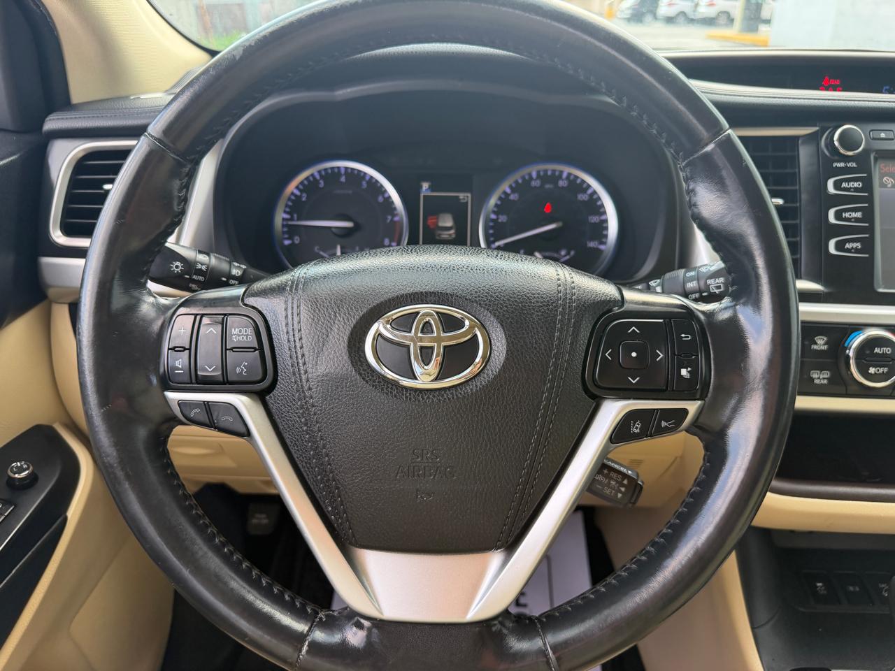 Toyota Highlander XLE V6 AWD (Natl) 2019