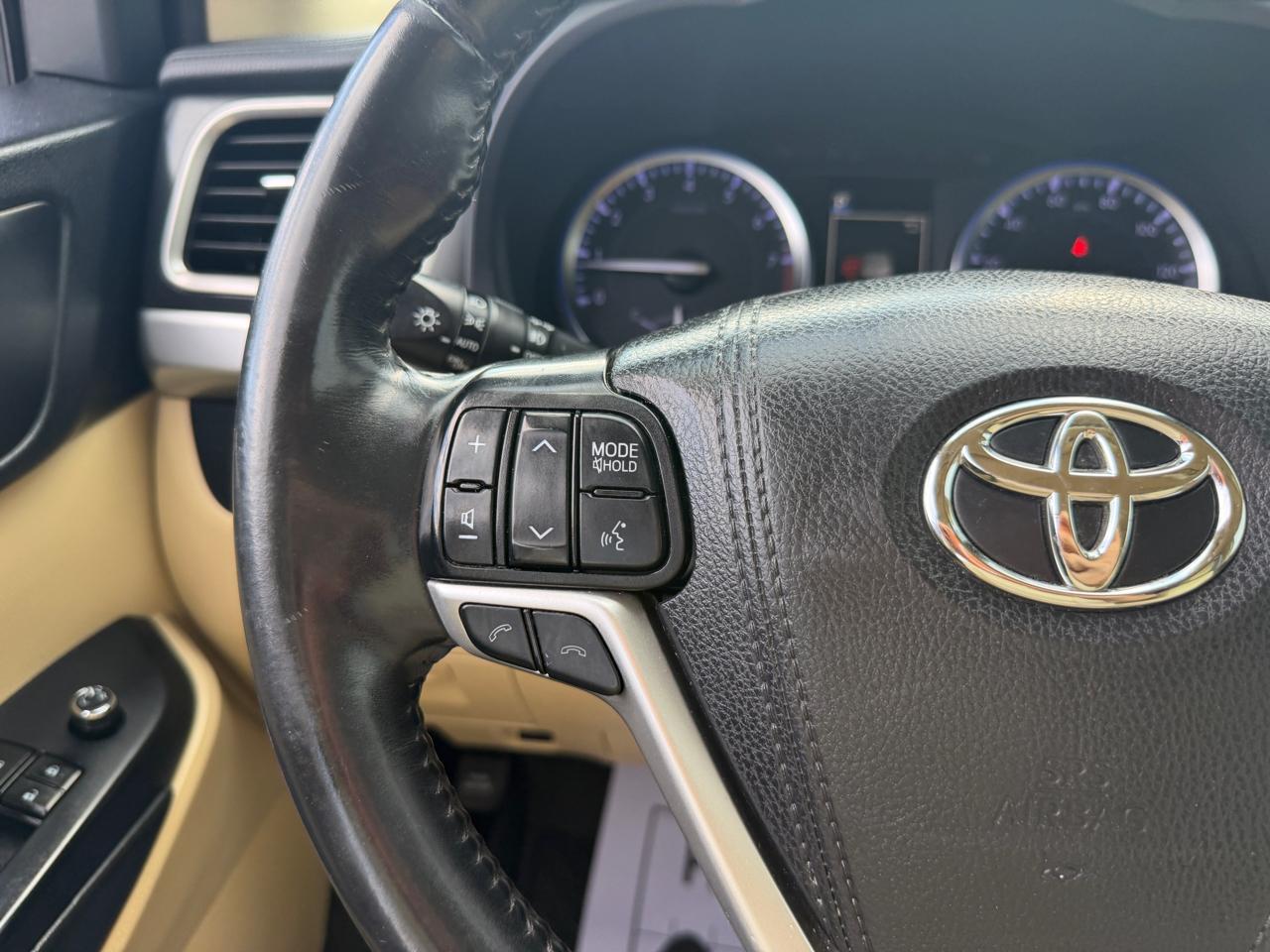 Toyota Highlander XLE V6 AWD (Natl) 2019