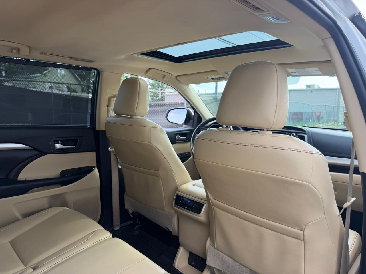 Toyota Highlander XLE V6 AWD (Natl) 2019