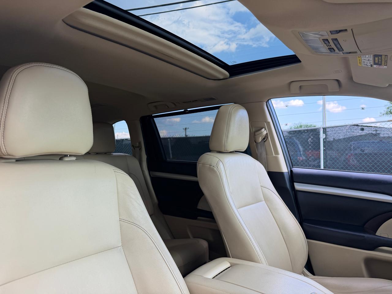 Toyota Highlander XLE V6 AWD (Natl) 2019