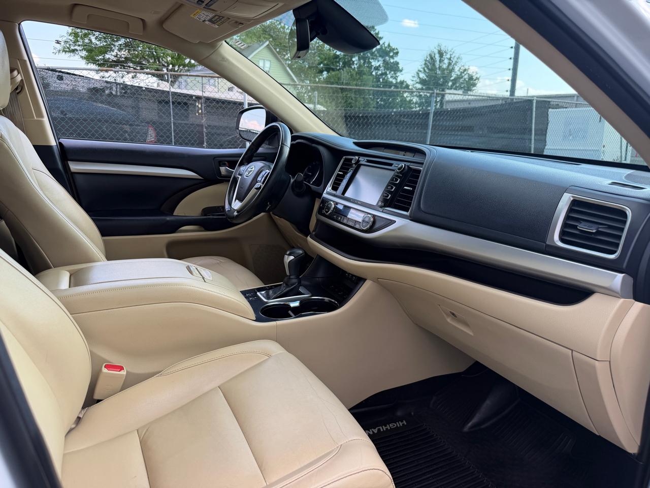 Toyota Highlander XLE V6 AWD (Natl) 2019