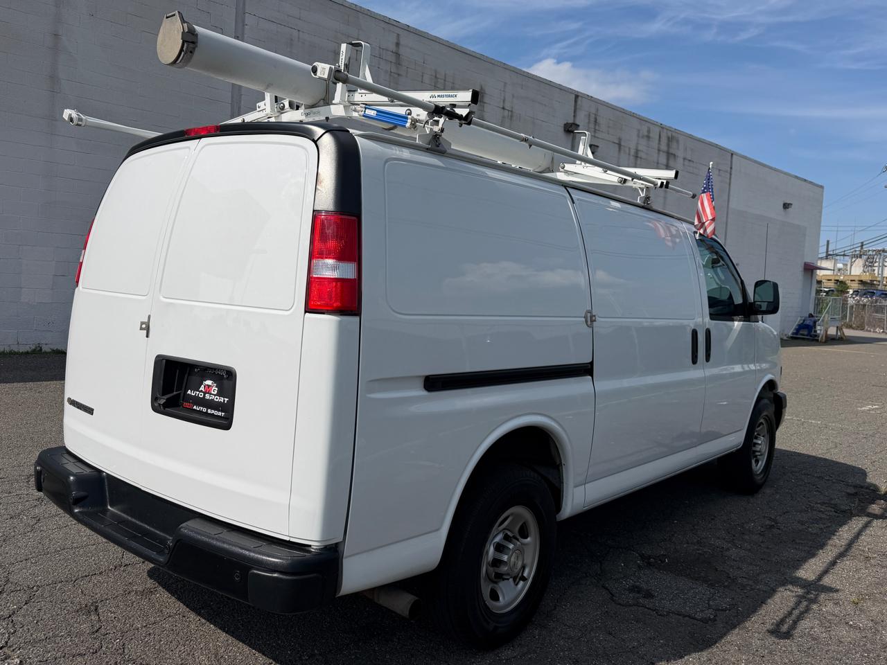 Chevrolet Express Cargo Van RWD 3500 135" 2020