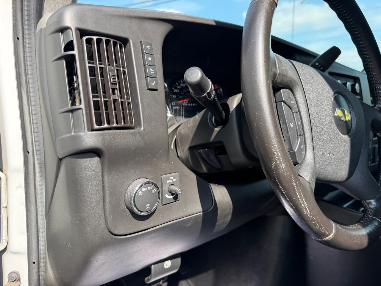 Chevrolet Express Cargo Van RWD 3500 135" 2020