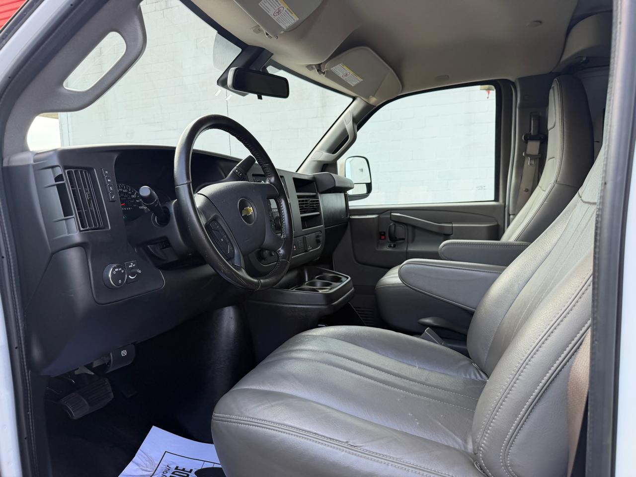 Chevrolet Express Cargo Van RWD 3500 135" 2020