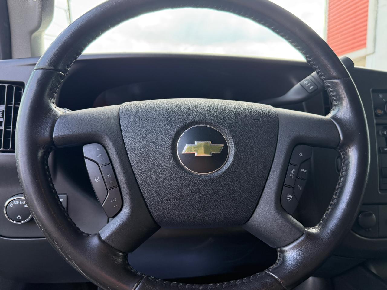 Chevrolet Express Cargo Van RWD 3500 135" 2020
