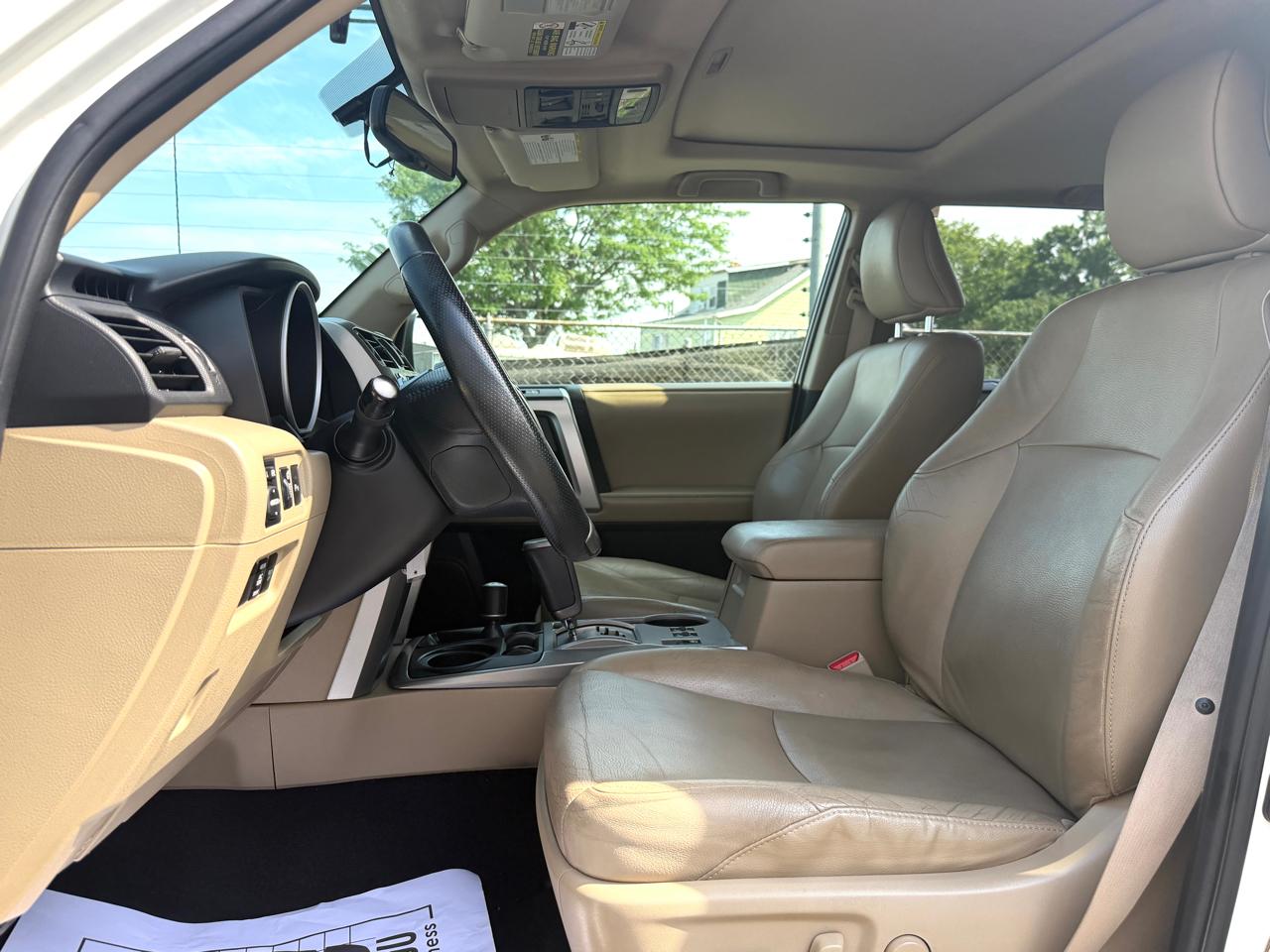 Toyota 4Runner 4WD 4dr V6 Limited (Natl) 2012