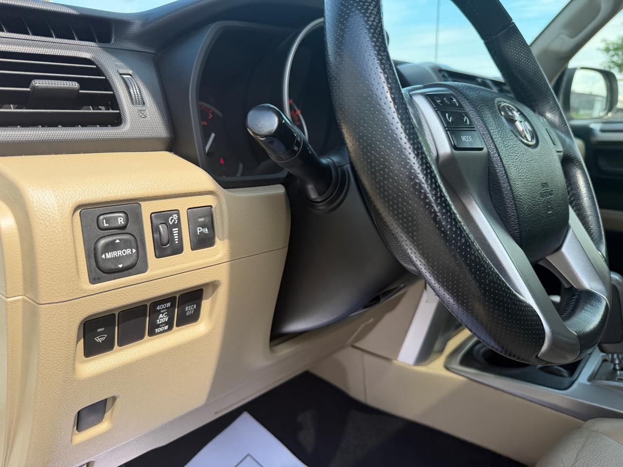 Toyota 4Runner 4WD 4dr V6 Limited (Natl) 2012