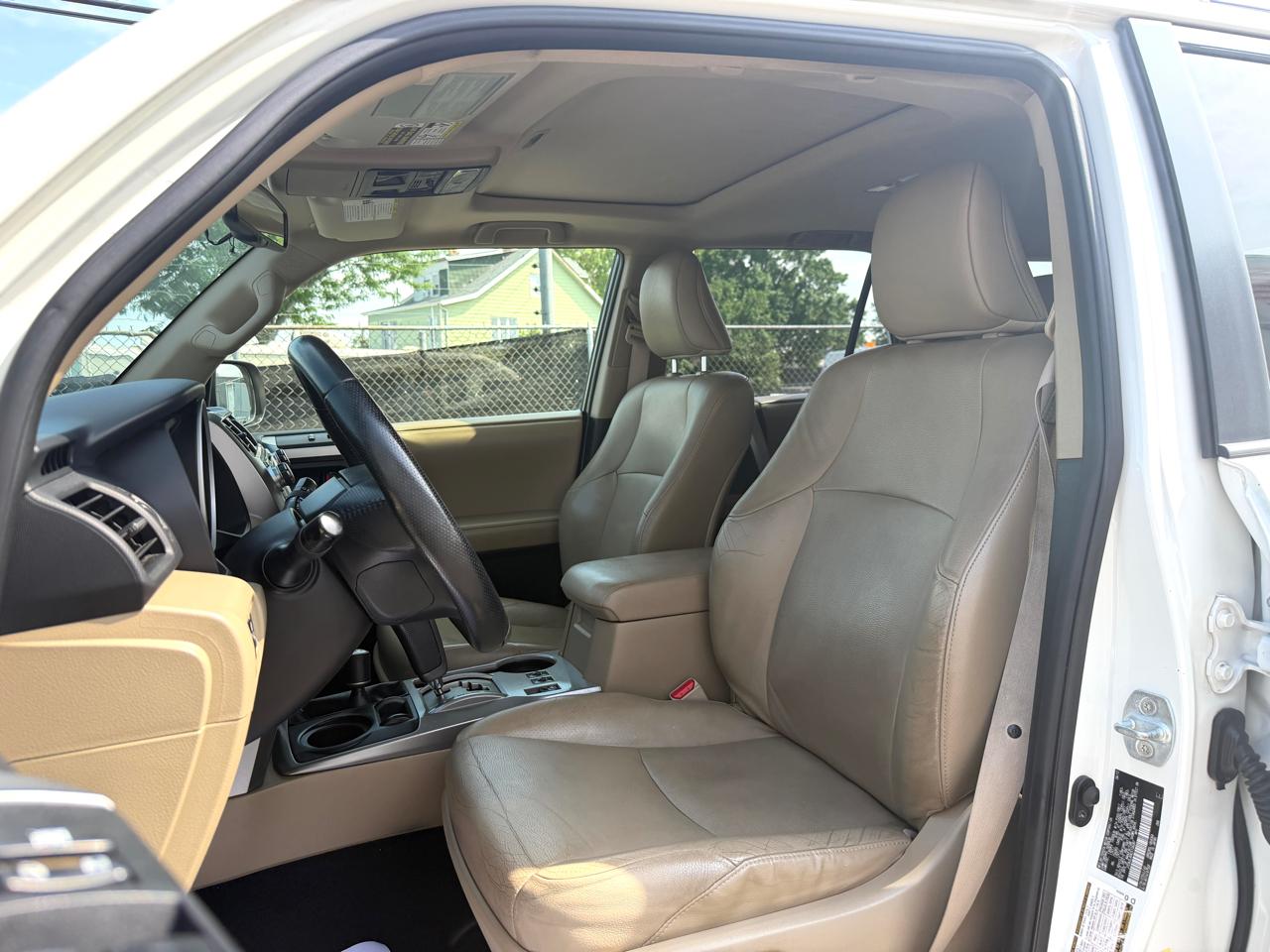 Toyota 4Runner 4WD 4dr V6 Limited (Natl) 2012