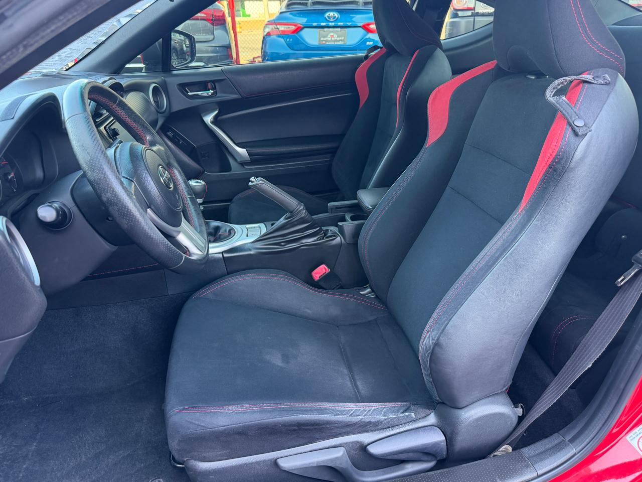 Scion FR-S 2dr Cpe Auto (Natl) 2016