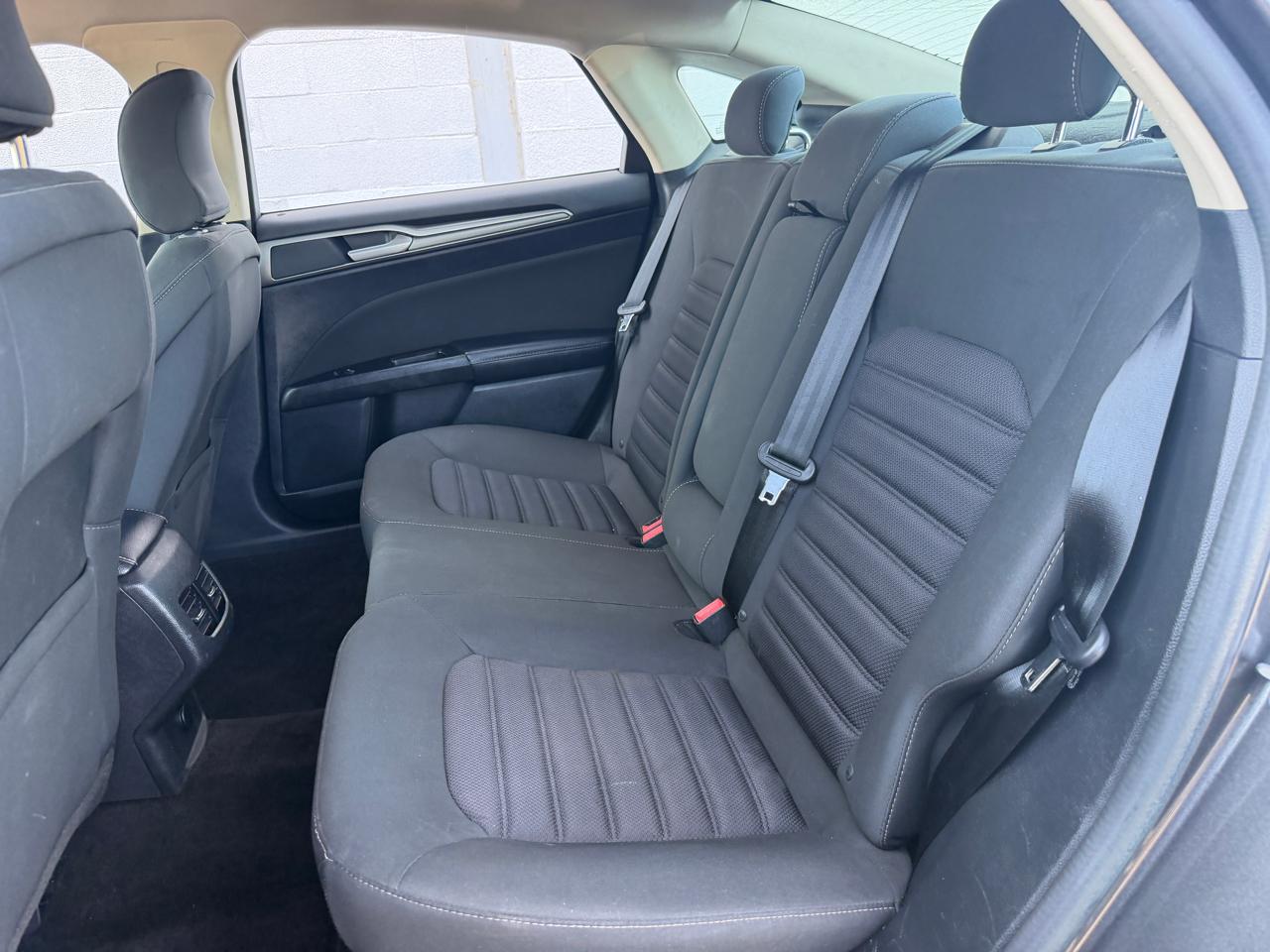 Ford Fusion SE FWD 2017