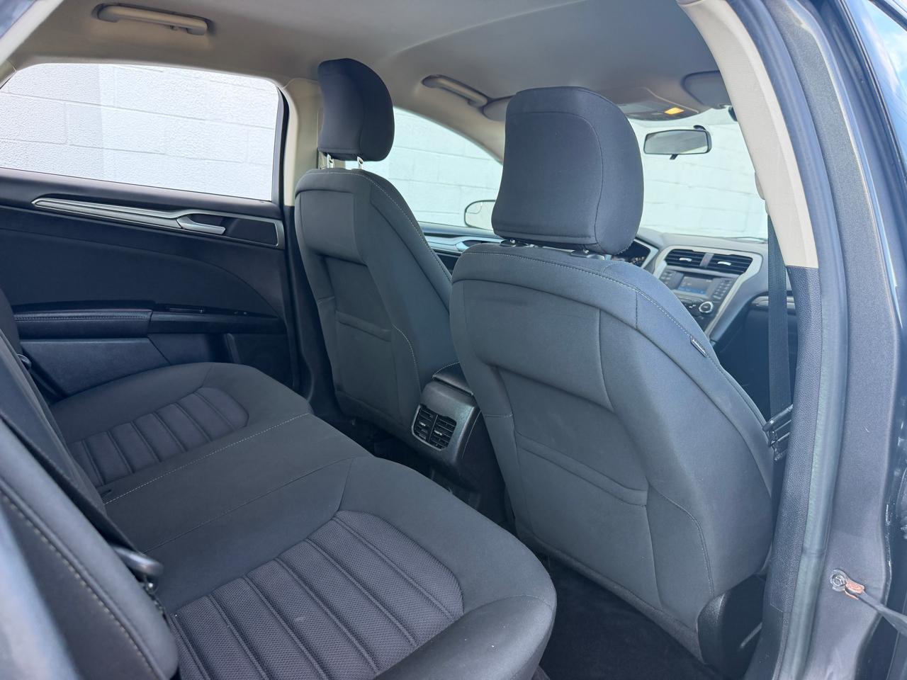 Ford Fusion SE FWD 2017