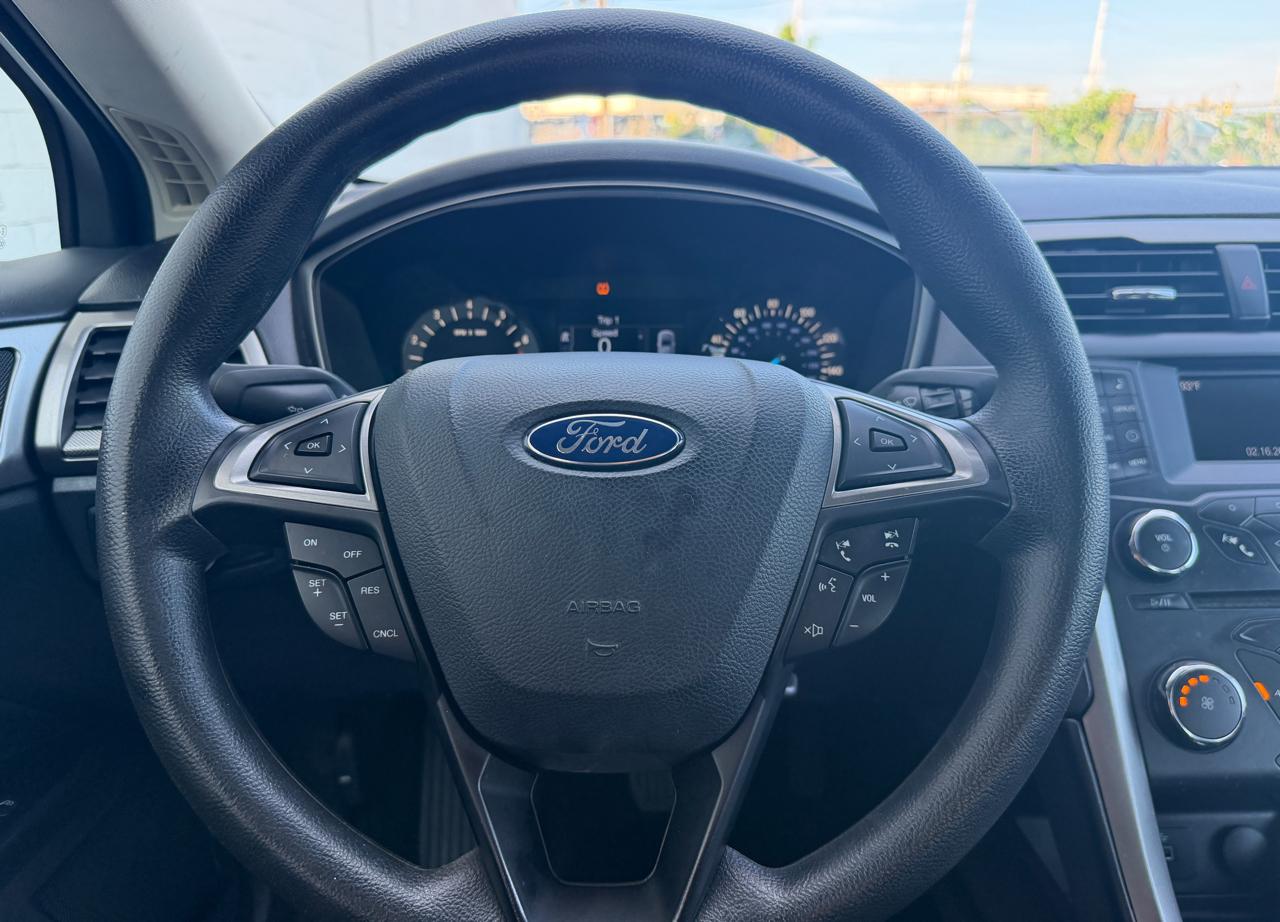 Ford Fusion SE FWD 2017