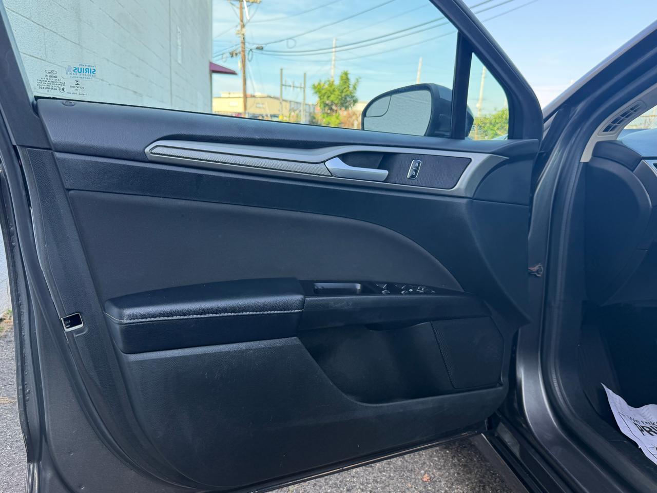 Ford Fusion SE FWD 2017