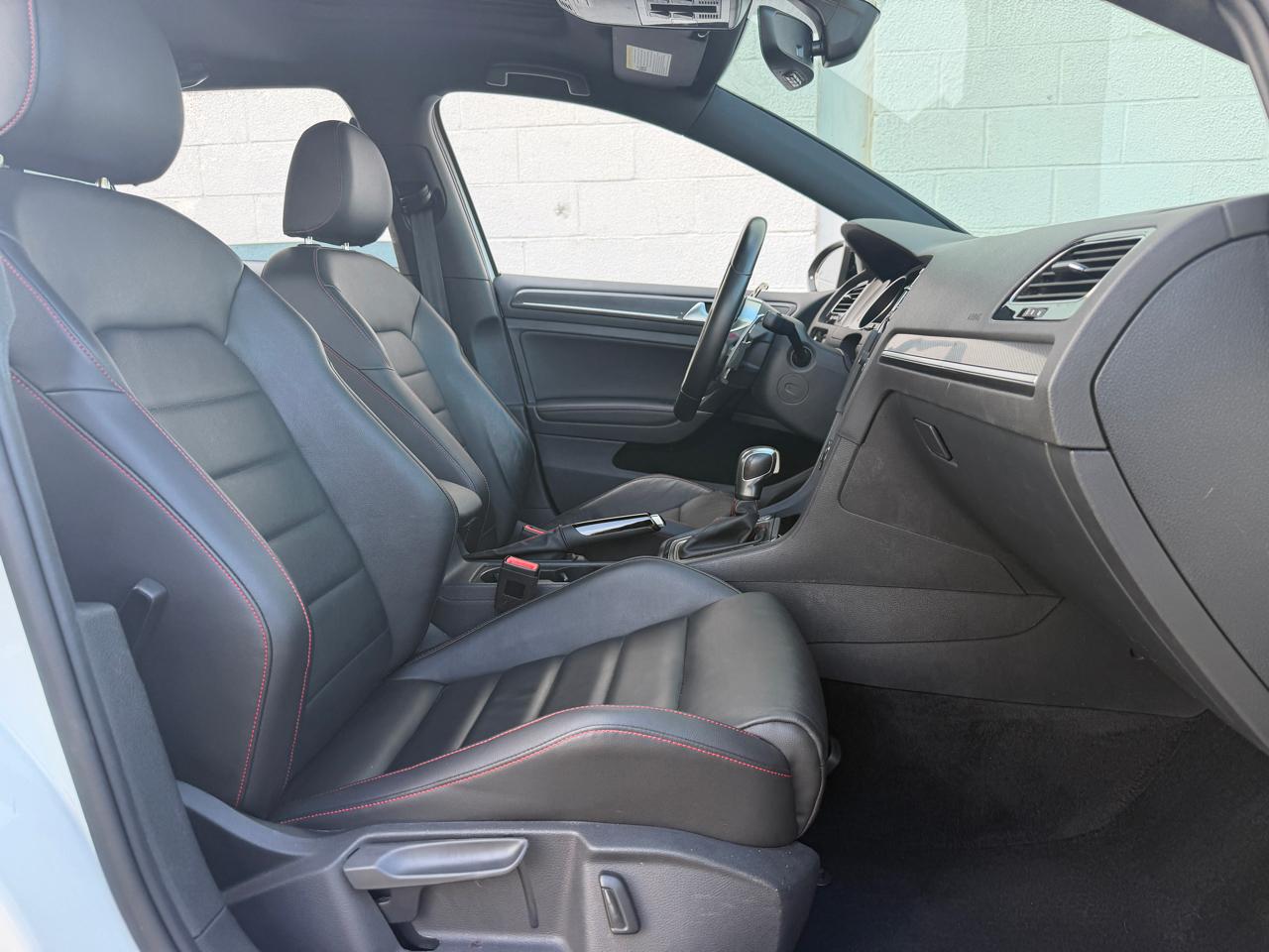Volkswagen Golf GTI SE 2021