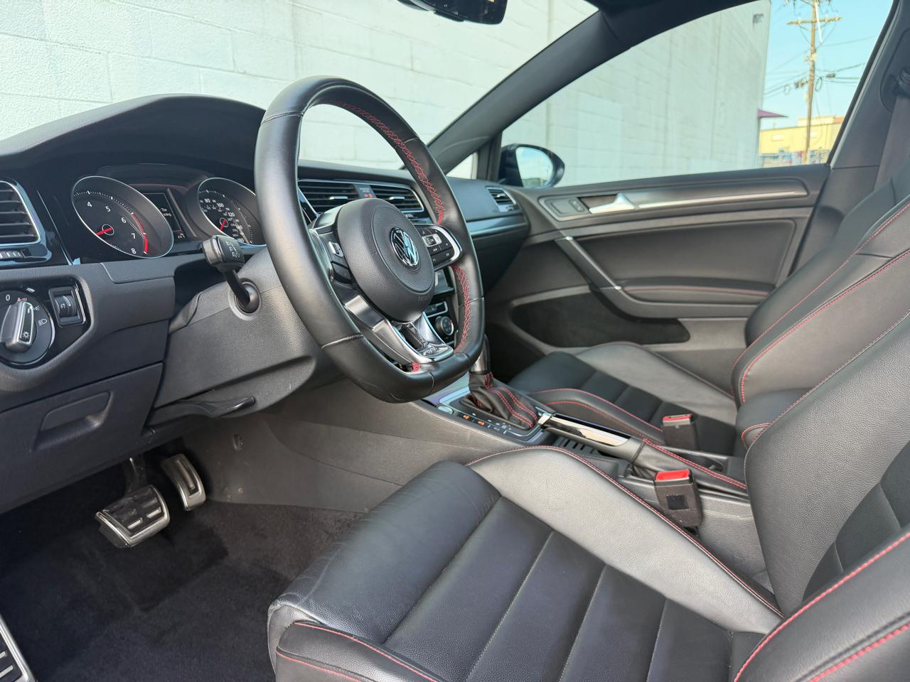 Volkswagen Golf GTI SE 2021