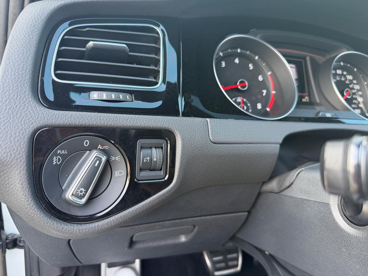 Volkswagen Golf GTI SE 2021