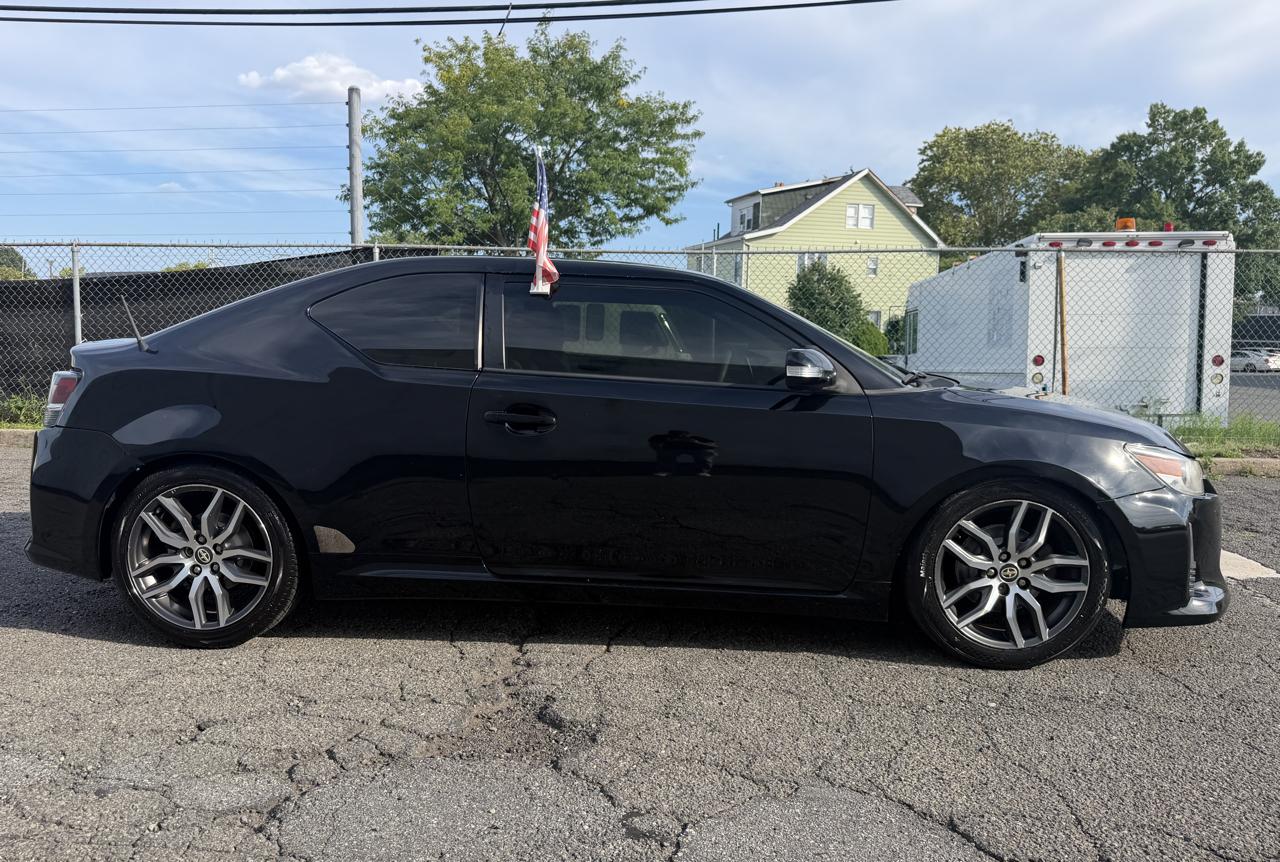 Scion tC 2dr HB Man (Natl) 2014