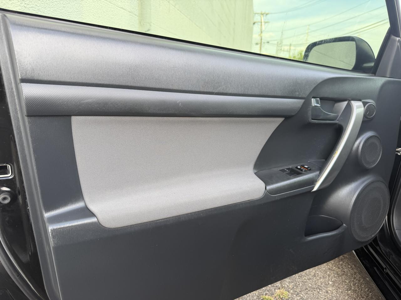 Scion tC 2dr HB Man (Natl) 2014