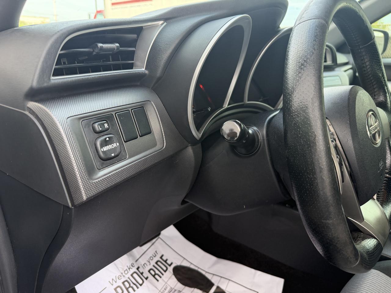 Scion tC 2dr HB Man (Natl) 2014