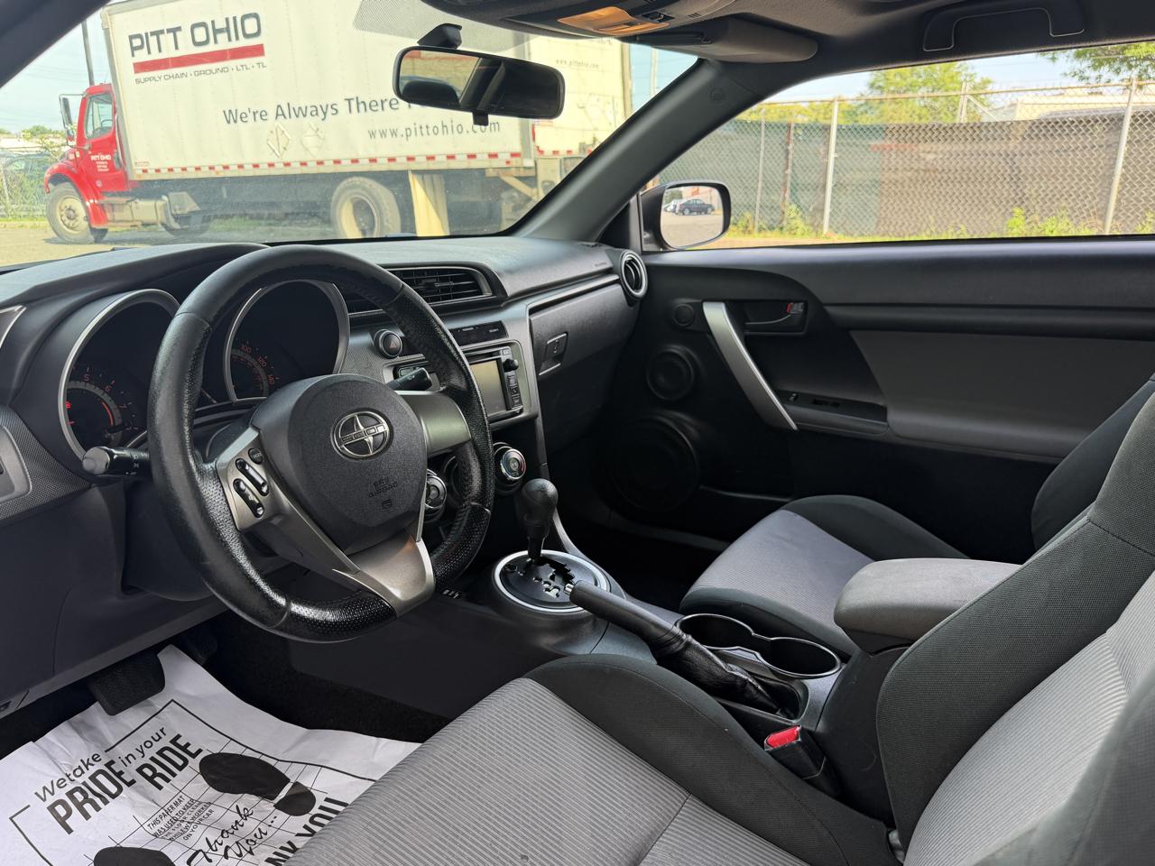 Scion tC 2dr HB Man (Natl) 2014