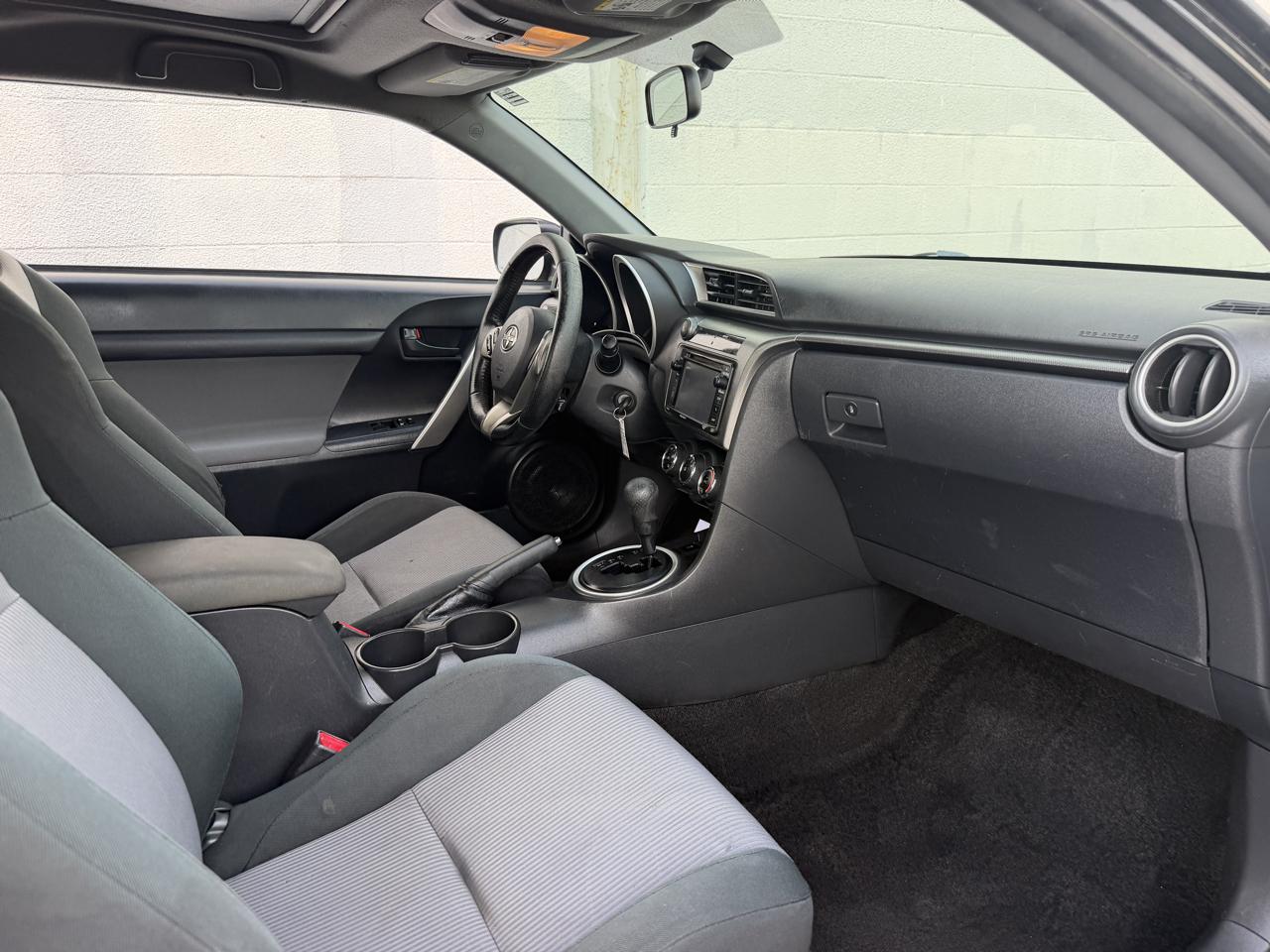 Scion tC 2dr HB Man (Natl) 2014