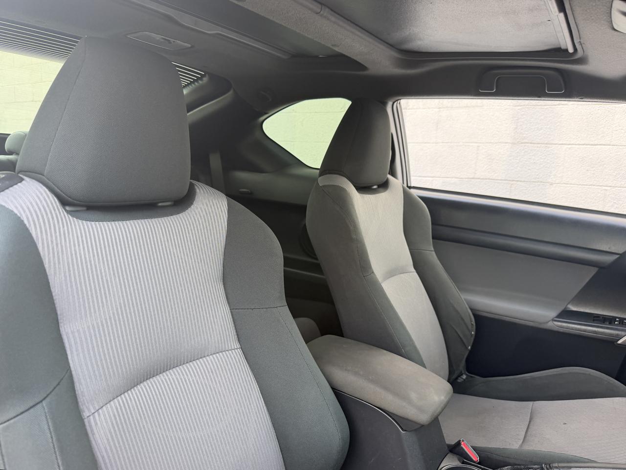 Scion tC 2dr HB Man (Natl) 2014