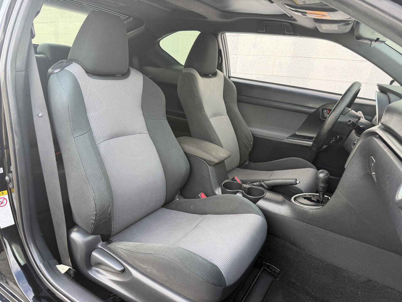 Scion tC 2dr HB Man (Natl) 2014
