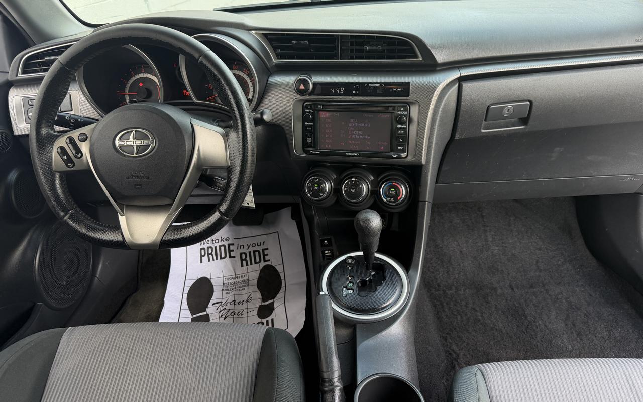 Scion tC 2dr HB Man (Natl) 2014