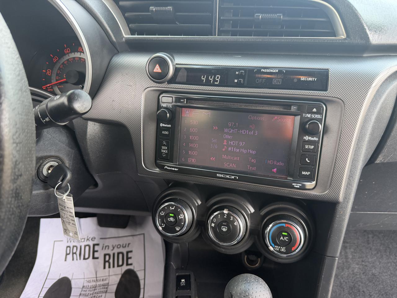 Scion tC 2dr HB Man (Natl) 2014