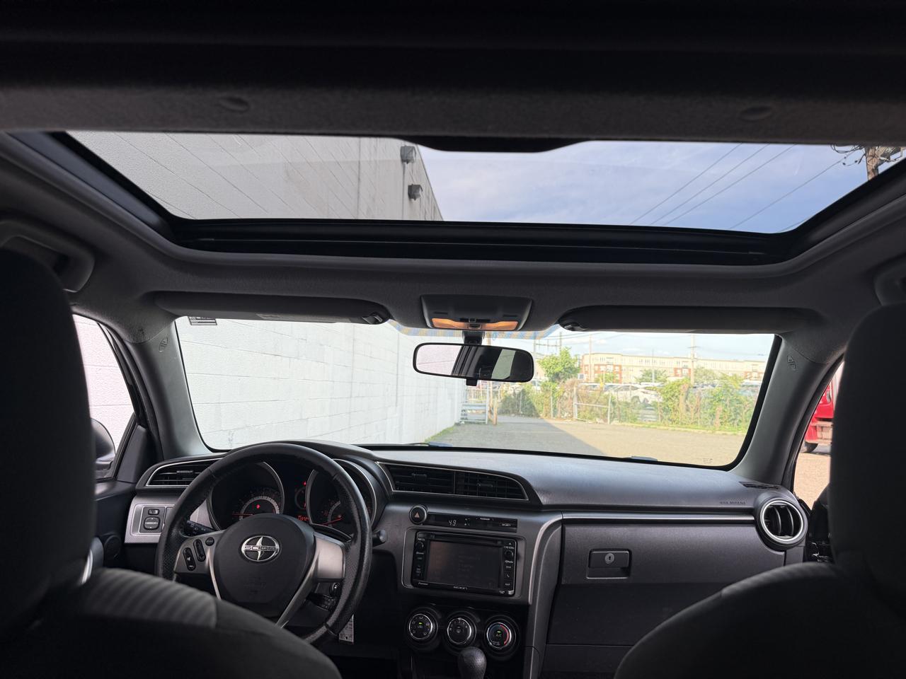Scion tC 2dr HB Man (Natl) 2014