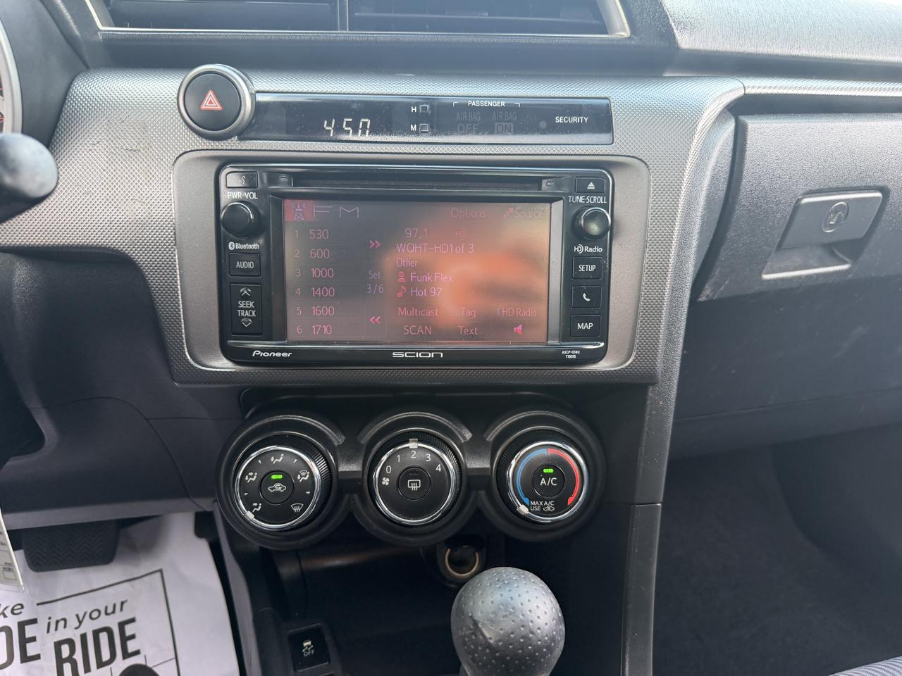 Scion tC 2dr HB Man (Natl) 2014