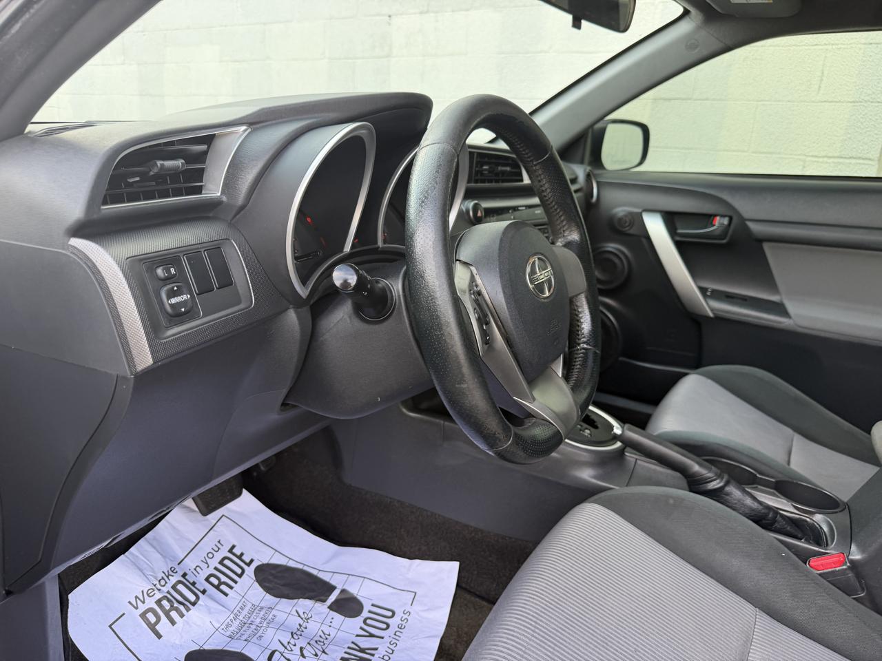Scion tC 2dr HB Man (Natl) 2014