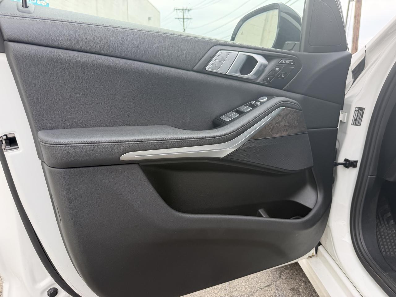 BMW X7 xDrive40i Sports Activity Vehicle 2020