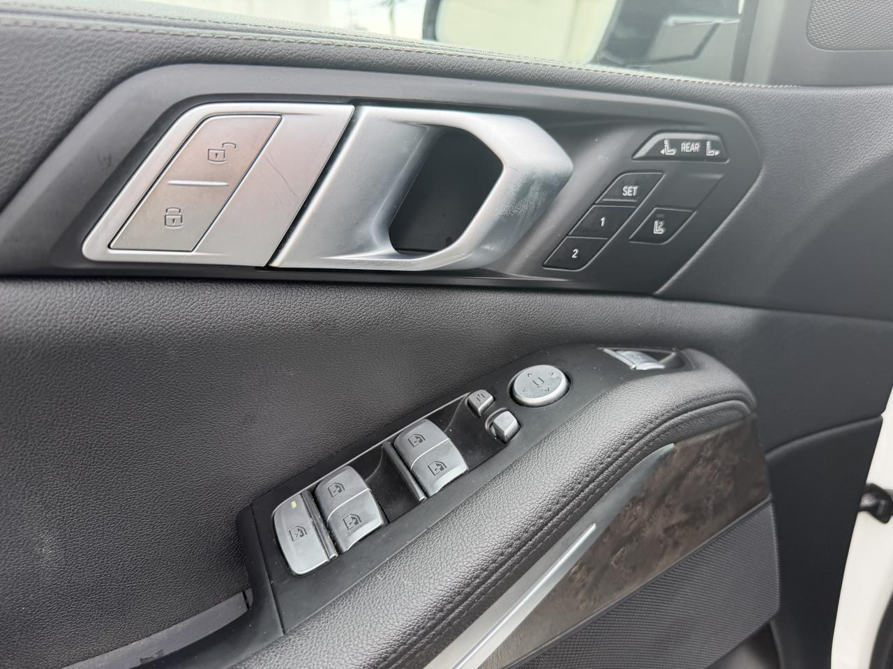BMW X7 xDrive40i Sports Activity Vehicle 2020