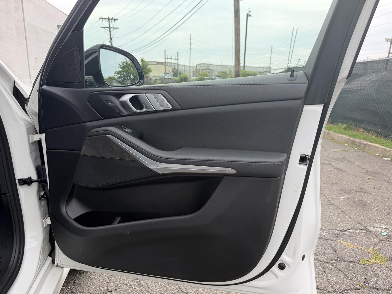 BMW X7 xDrive40i Sports Activity Vehicle 2020