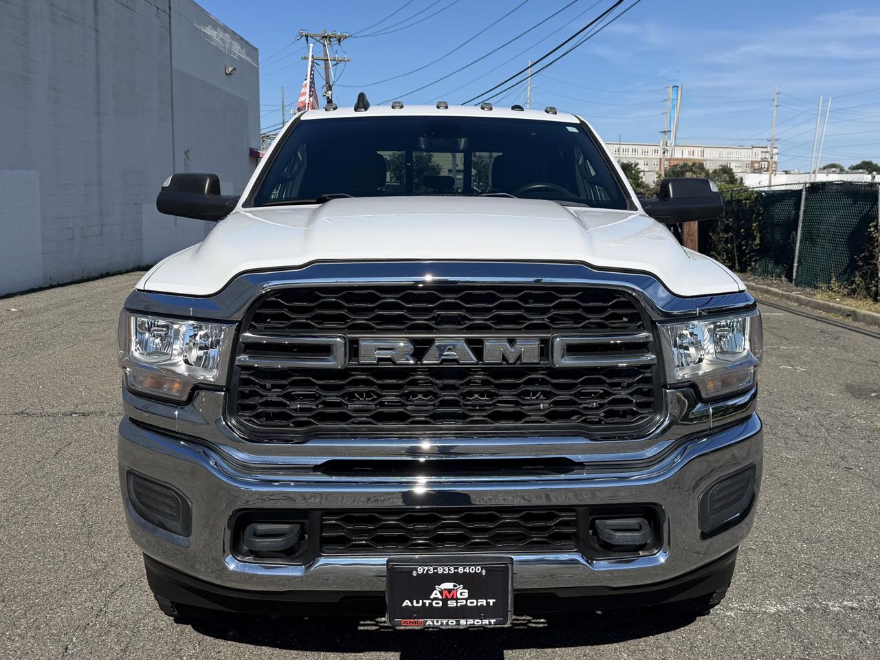 RAM 2500 Tradesman 4x4 Crew Cab 8' Box 2022