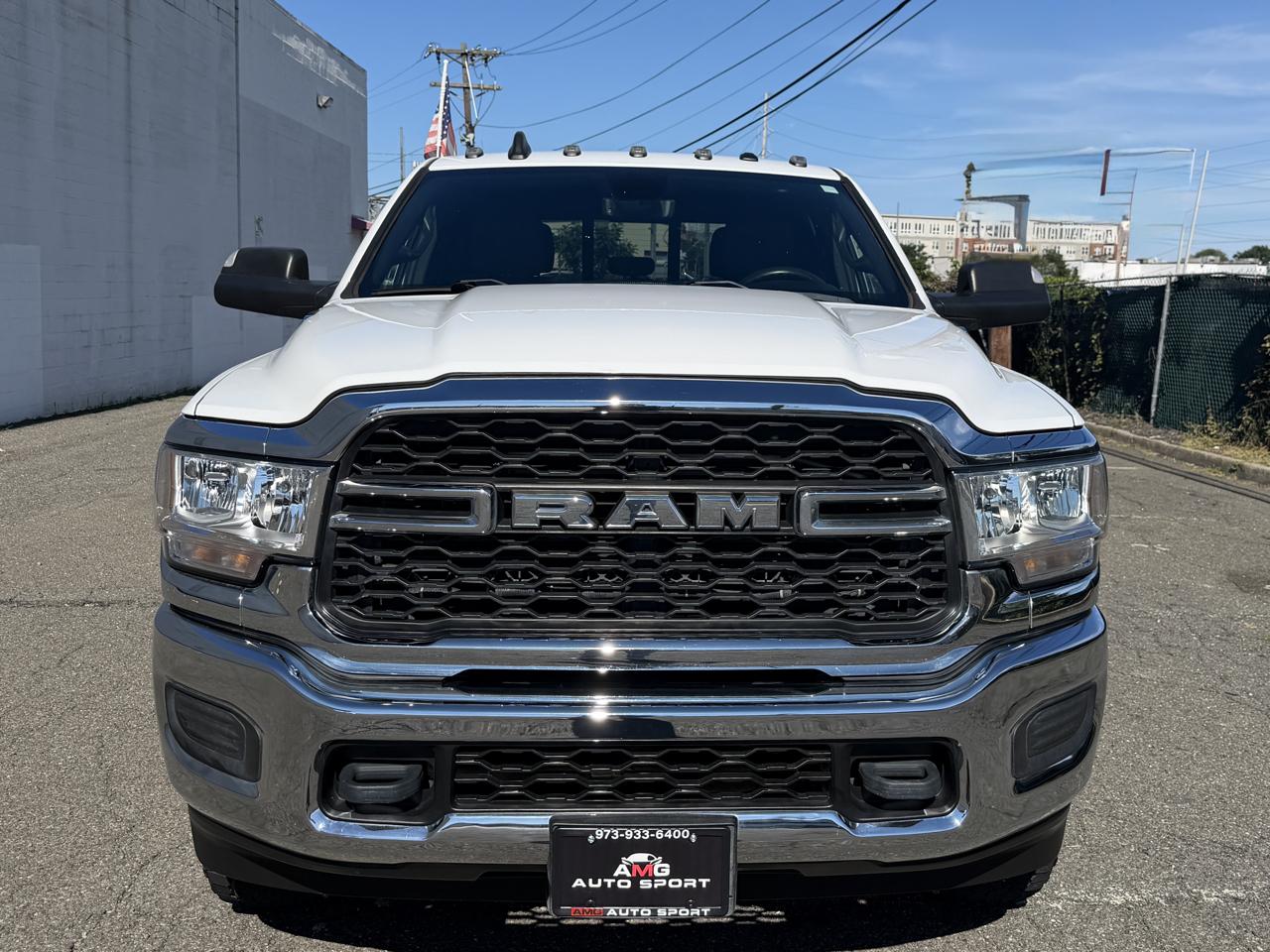 RAM 2500 Tradesman 4x4 Crew Cab 8' Box 2022