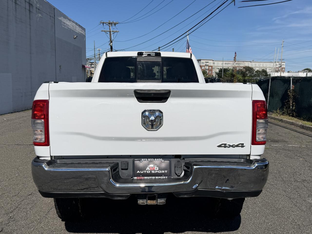 RAM 2500 Tradesman 4x4 Crew Cab 8' Box 2022