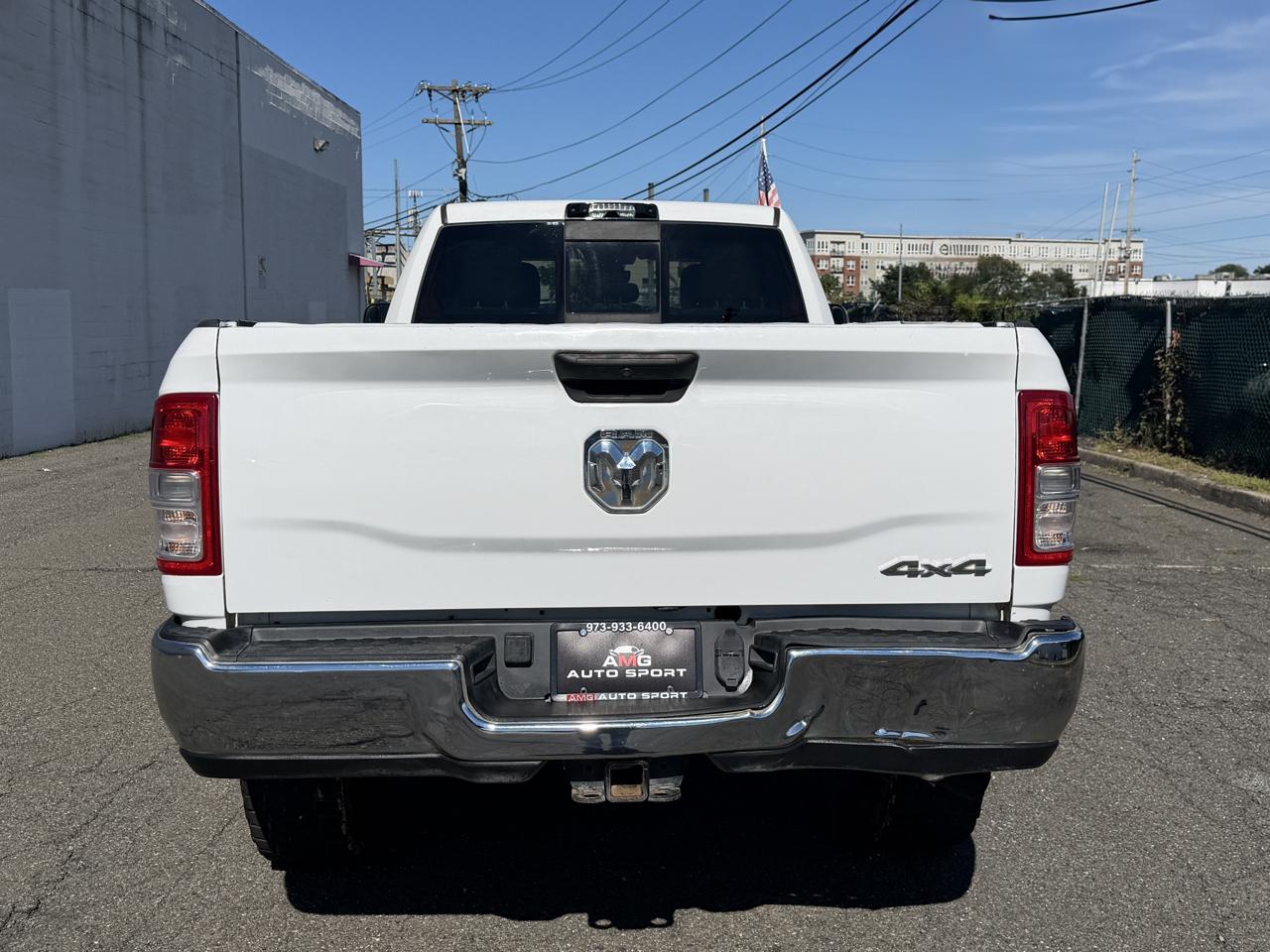 RAM 2500 Tradesman 4x4 Crew Cab 8' Box 2022