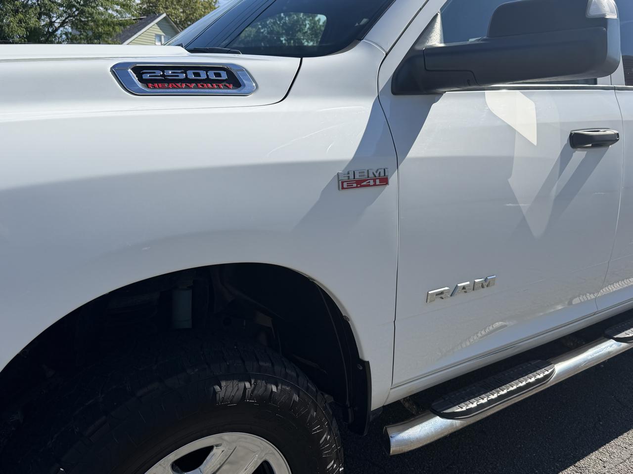 RAM 2500 Tradesman 4x4 Crew Cab 8' Box 2022