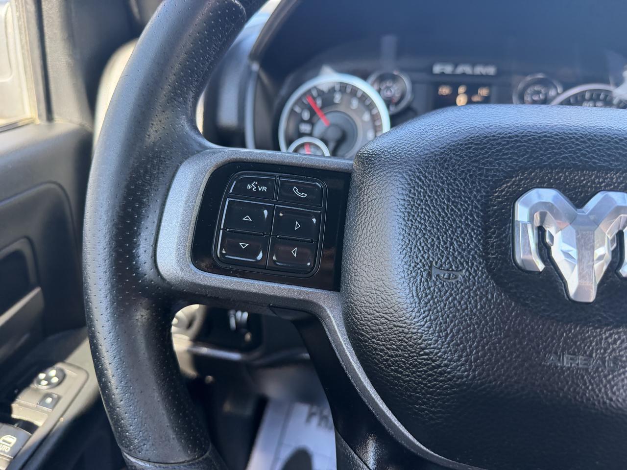 RAM 2500 Tradesman 4x4 Crew Cab 8' Box 2022