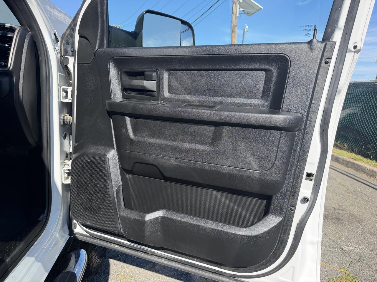 RAM 2500 Tradesman 4x4 Crew Cab 8' Box 2022