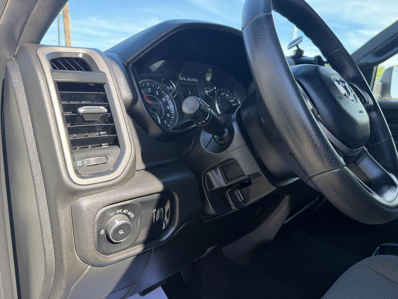 RAM 2500 Tradesman 4x4 Crew Cab 8' Box 2022