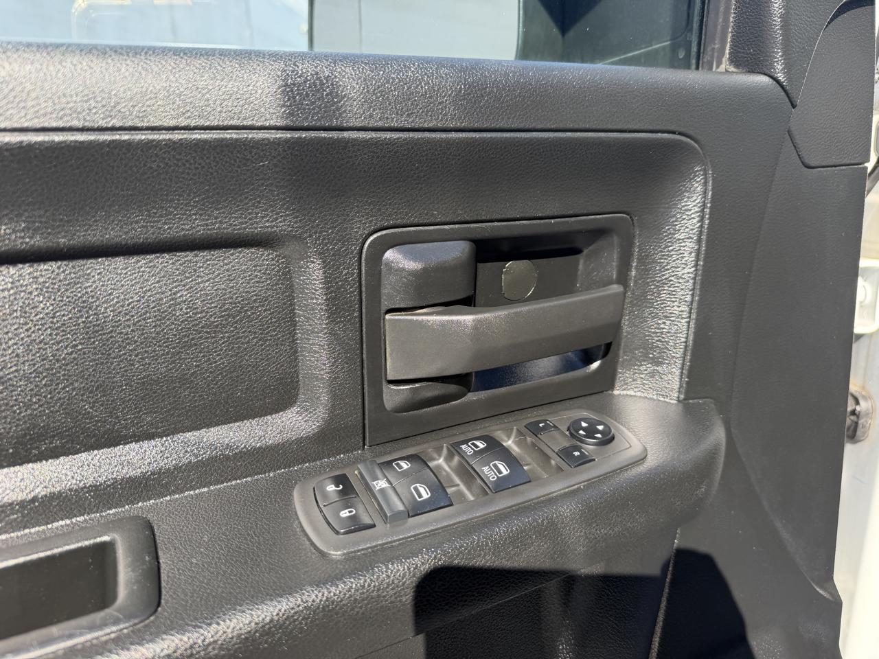 RAM 2500 Tradesman 4x4 Crew Cab 8' Box 2022