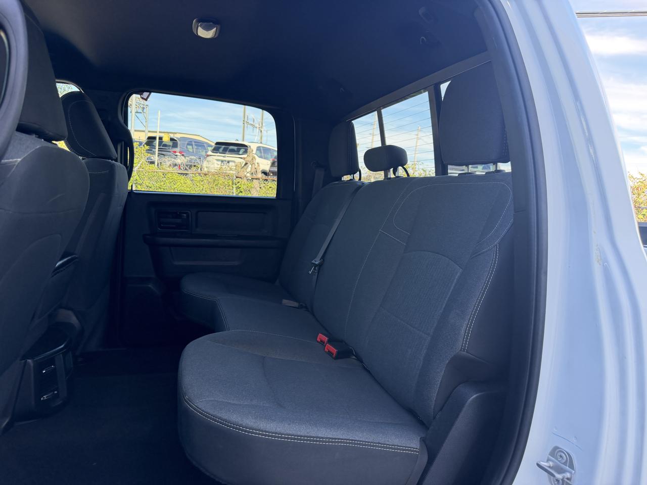 RAM 2500 Tradesman 4x4 Crew Cab 8' Box 2022