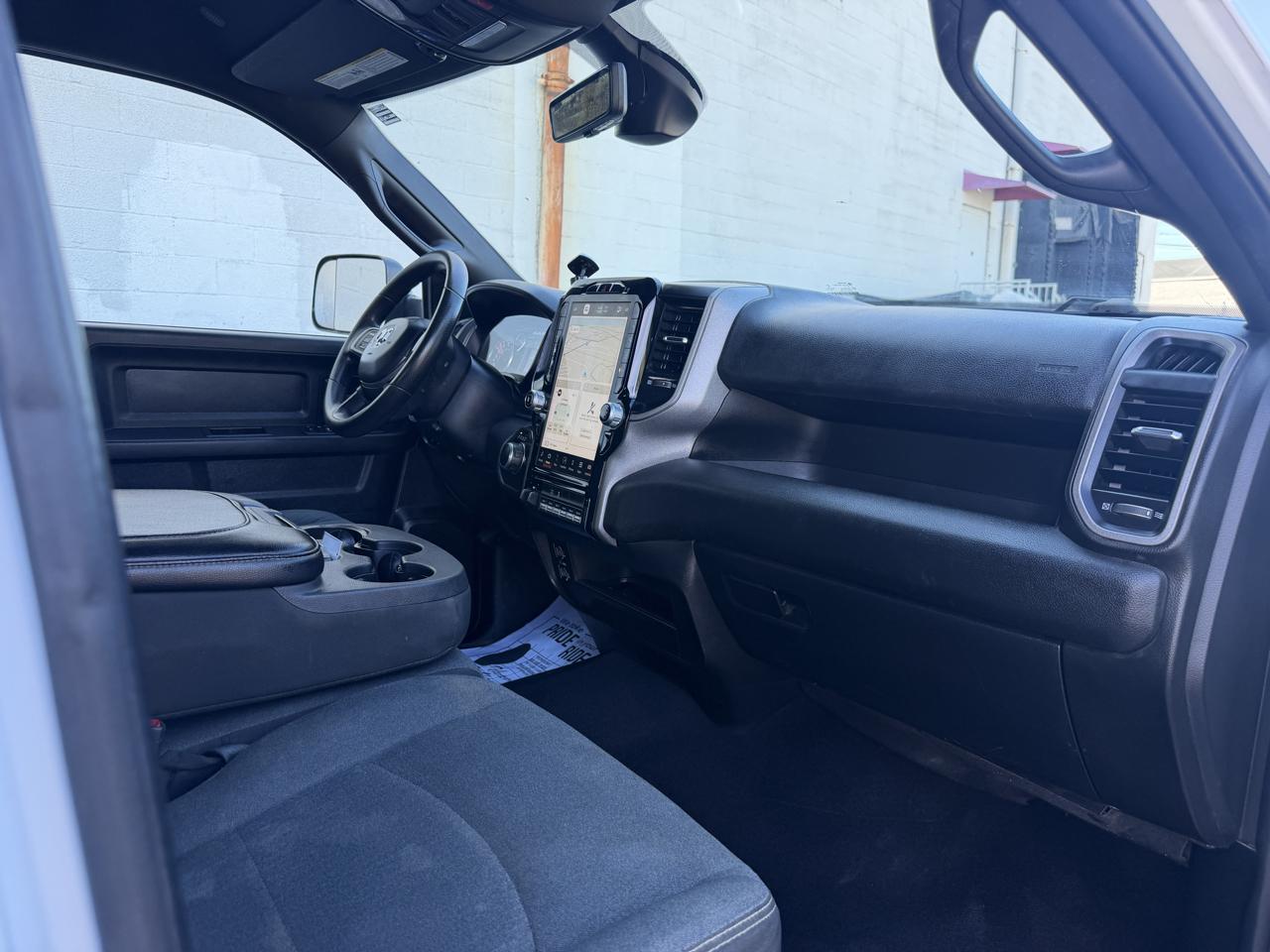RAM 2500 Tradesman 4x4 Crew Cab 8' Box 2022