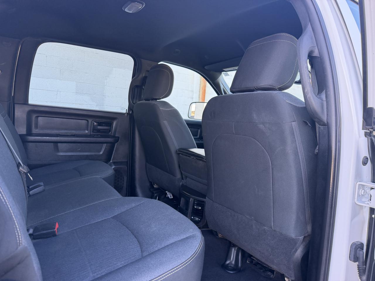 RAM 2500 Tradesman 4x4 Crew Cab 8' Box 2022