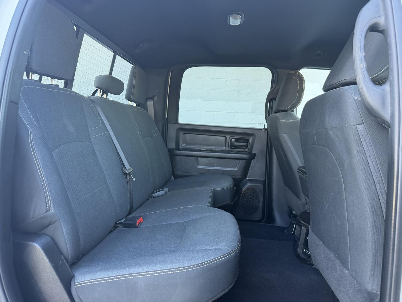 RAM 2500 Tradesman 4x4 Crew Cab 8' Box 2022